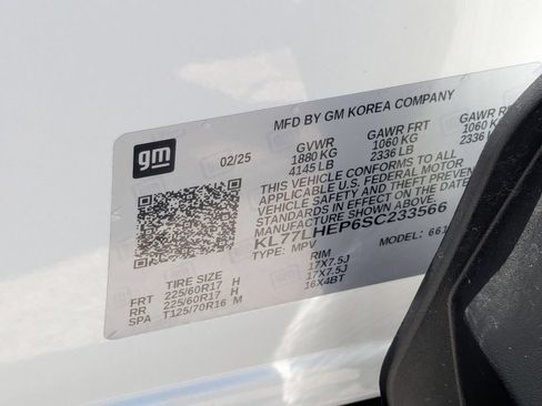 Used 2025 Chevrolet Trax LT w/ LT Convenience Package FWD image 36