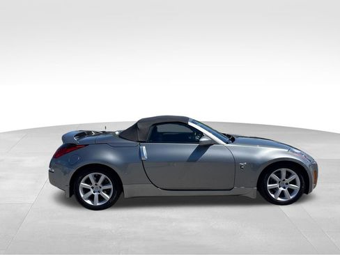 Used 2005 Nissan 350Z Touring RWD image 7