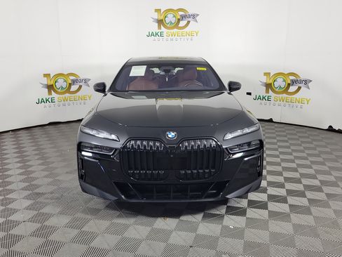 Certified 2023 BMW 760i xDrive w/ Executive Package AWD/4WD image 2
