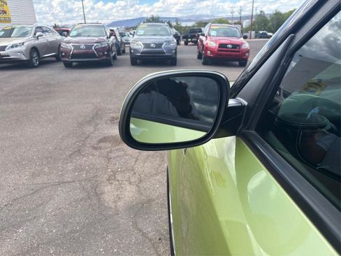 Used 2018 Kia Soul + FWD image 32