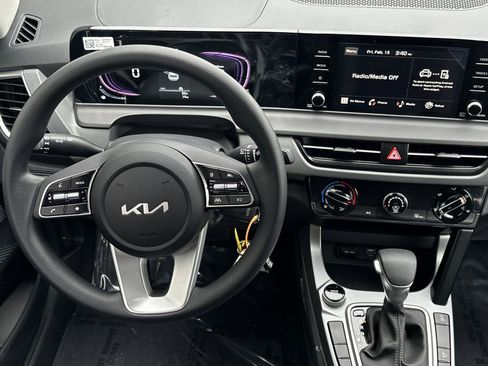 New 2026 Kia Seltos LX image 12