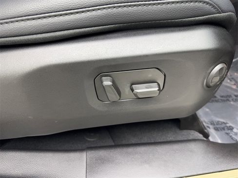 Used 2025 Jeep Gladiator Sport w/ Premium Package image 49