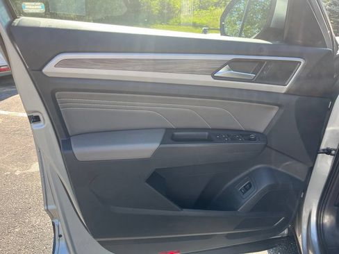 Certified 2023 Volkswagen Atlas Cross Sport SE w/ Panoramic Sunroof Package AWD/4WD image 10