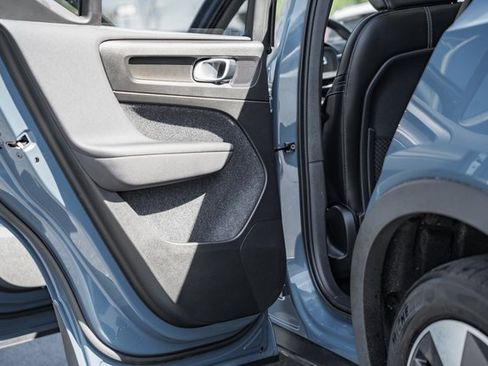 Certified 2023 Volvo XC40 B5 Plus w/ Driver Assist Package image 33