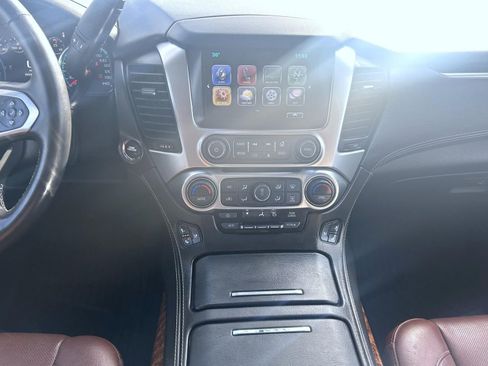 Used 2020 Chevrolet Suburban Premier w/ Premier Plus Edition image 12