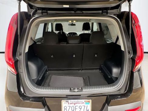 Certified 2022 Kia Soul LX image 24
