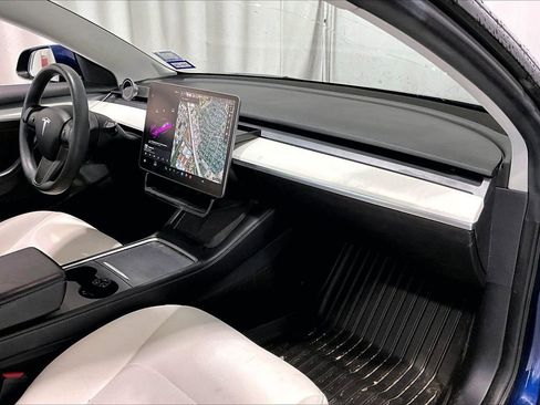 Used 2021 Tesla Model 3 Standard Range Plus image 28