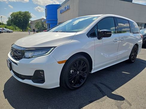 Used 2026 Honda Odyssey Sport-L image 3