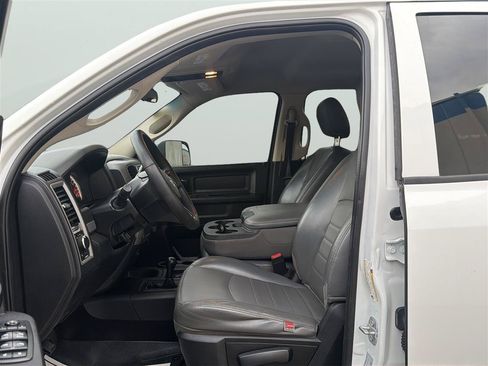 Used 2017 RAM 2500 Tradesman w/ Chrome Appearance Group AWD/4WD image 11