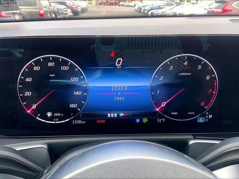 Used 2025 Mercedes-Benz GLB 250 4MATIC image 22