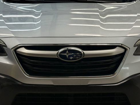 Used 2020 Subaru Outback Premium image 5