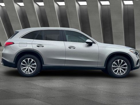 Used 2024 Mercedes-Benz GLC 300 w/ Winter Package image 4