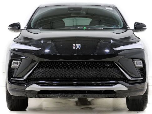 Used 2025 Buick Envista Sport Touring image 2