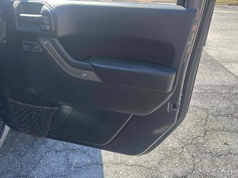 Used 2018 Jeep Wrangler Unlimited Sport S image 15