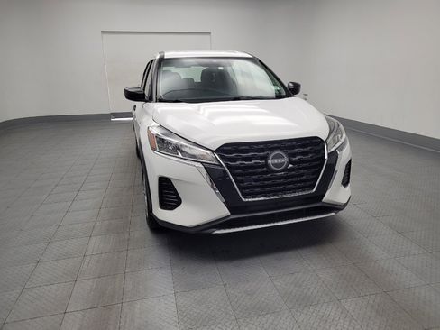 Used 2022 Nissan Kicks S FWD image 14