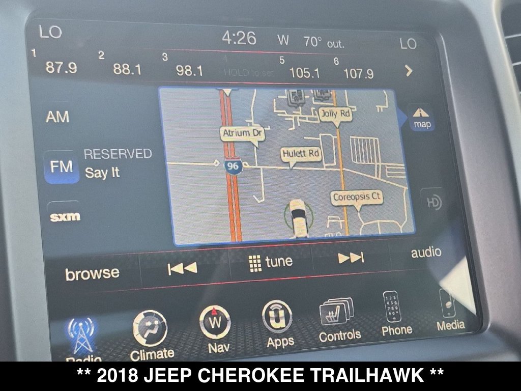 Used 2018 Jeep Cherokee Trailhawk AWD/4WD image 23