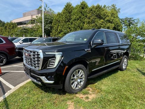 Used 2025 GMC Yukon XL Denali AWD/4WD image 7