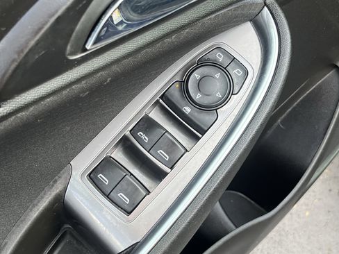 Used 2018 Chevrolet Malibu LT FWD image 26