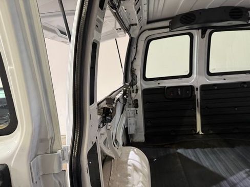 Used 2016 GMC Savana 2500 RWD image 10