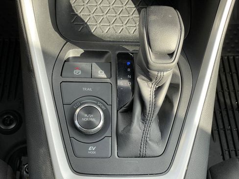 Used 2024 Toyota RAV4 LE image 23