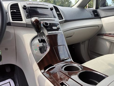 Used 2011 Toyota Venza AWD image 21