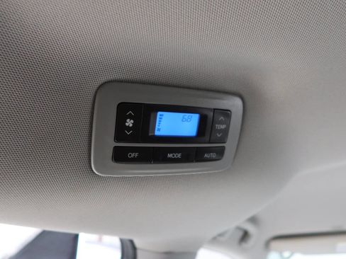 Used 2020 Toyota Sienna LE FWD image 28