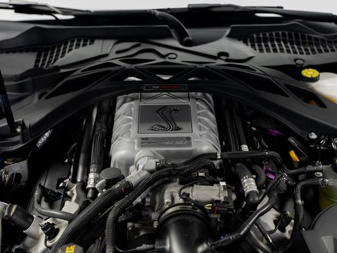 Used 2020 Ford Mustang Shelby GT500 w/ Carbon Fiber Track Pack RWD image 59