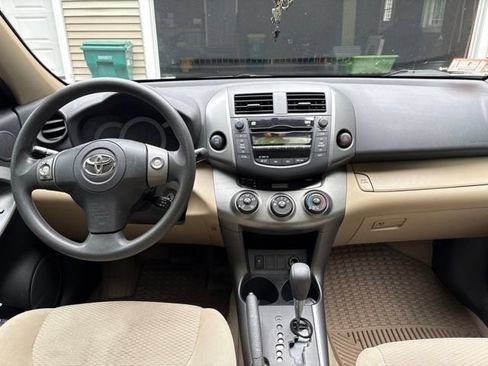 Used 2011 Toyota RAV4 4WD w/ Upgrade Value Pkg image 5