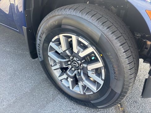 Used 2023 Nissan Frontier SV w/ SV Premium Package image 20