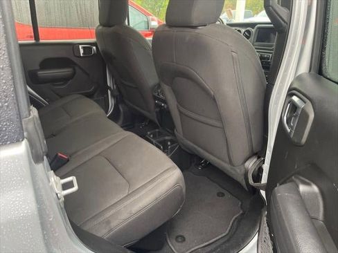 Used 2023 Jeep Gladiator Sport image 19