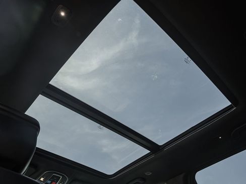 New 2026 Jeep Grand Wagoneer 4WD image 38