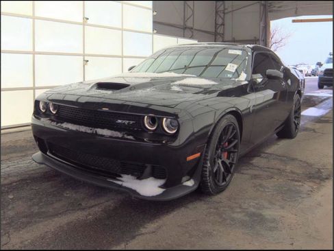 Used 2015 Dodge Challenger SRT Hellcat image 1