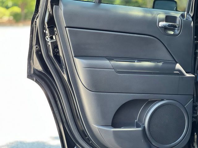 Used 2017 Jeep Patriot Sport w/ Power Value Group FWD image 14