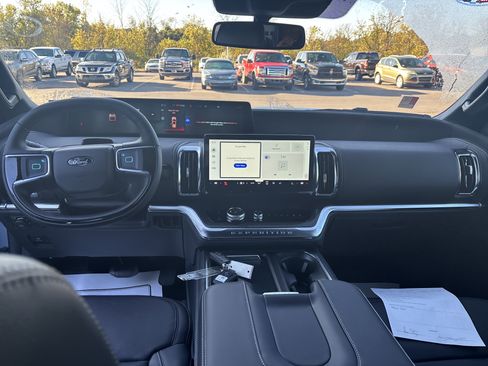 New 2025 Ford Expedition Max Platinum w/ Stealth Performance Package image 15