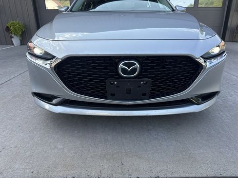 Used 2019 MAZDA MAZDA3 Sedan w/ Select Package FWD image 12