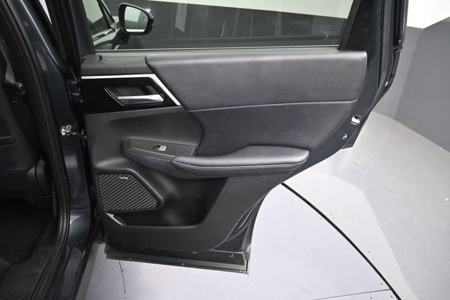 Used 2025 Mitsubishi Outlander SE FWD image 26