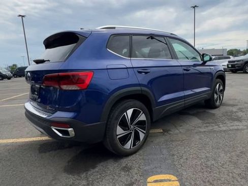 Used 2023 Volkswagen Taos SE AWD/4WD image 8