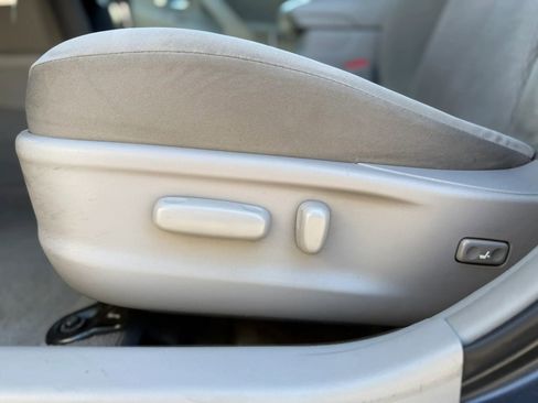 Used 2011 Toyota Camry LE image 10