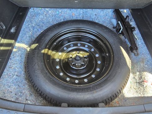 Used 2018 Honda CR-V EX image 11