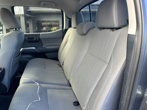 Used 2016 Toyota Tacoma SR5 AWD/4WD image 10