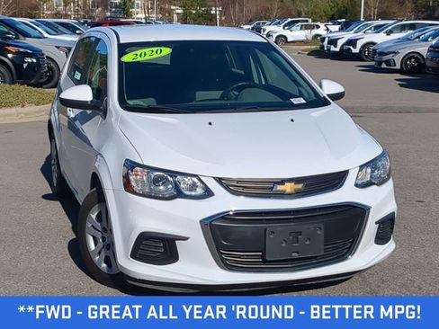 Used 2020 Chevrolet Sonic LT image 2