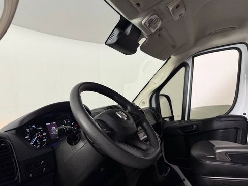 Used 2025 RAM ProMaster 2500 w/ Convenience Group FWD image 19