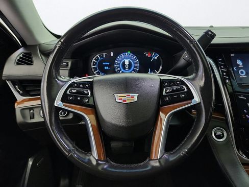 Used 2018 Cadillac Escalade Luxury AWD/4WD image 14