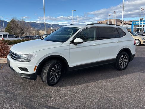 Used 2020 Volkswagen Tiguan SE image 3