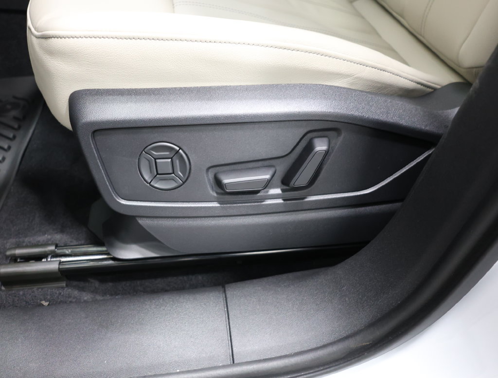 Used 2025 Audi Q5 Premium w/ Premium Plus AWD/4WD image 14