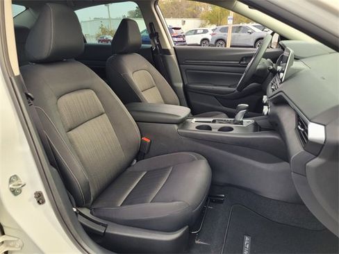 Certified 2025 Nissan Altima 2.5 S image 12