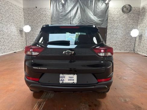 Used 2021 Chevrolet TrailBlazer LS FWD image 6