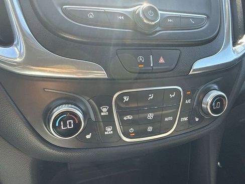 Used 2024 Chevrolet Equinox LT image 44