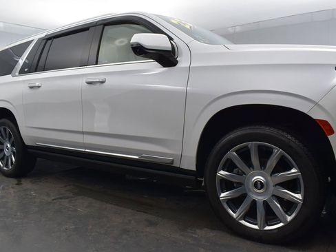 Used 2023 Cadillac Escalade ESV Premium Luxury Platinum w/ Heavy-Duty Trailer Package image 40