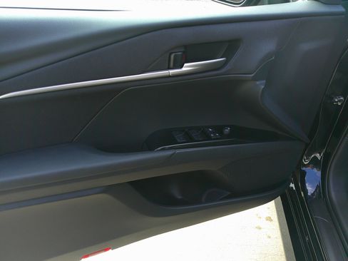 Used 2025 Toyota Camry LE image 16